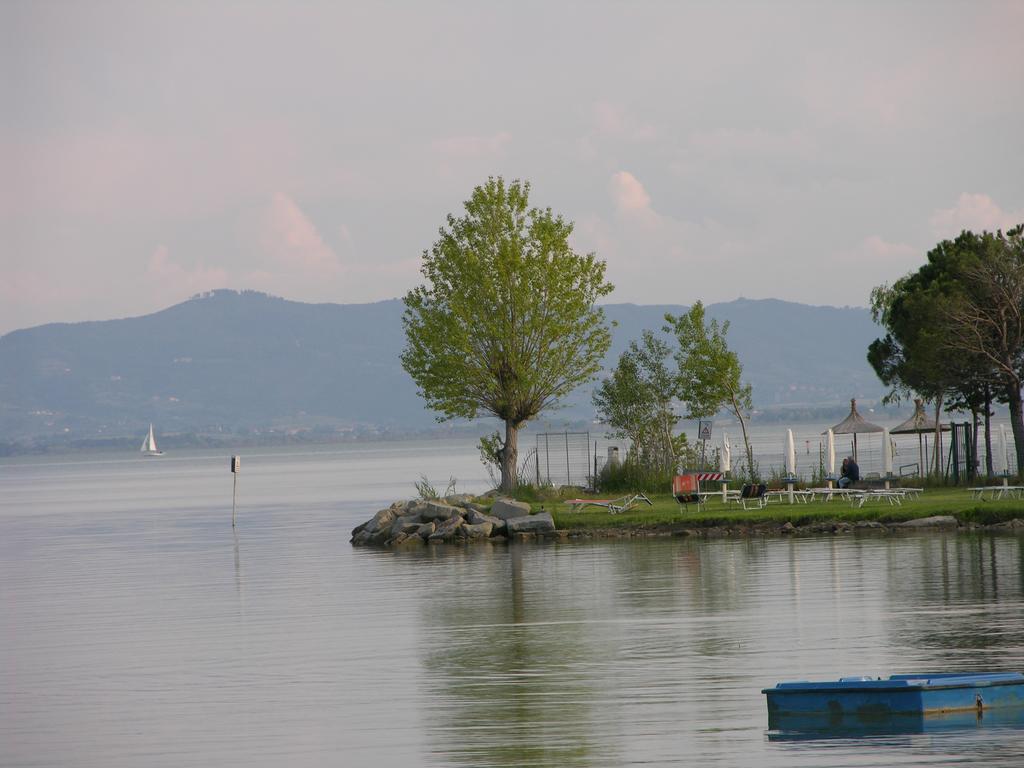 Appartamento Vacanze Magnolia E Glicine Tuoro sul Trasimeno Bagian luar foto