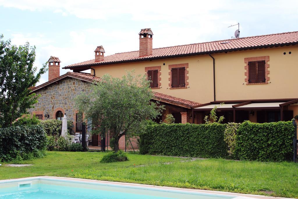 Appartamento Vacanze Magnolia E Glicine Tuoro sul Trasimeno Bagian luar foto